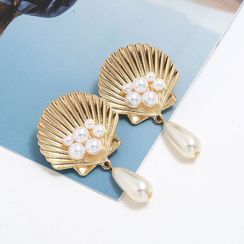 Creative Alloy Shell Pearl Earrings Women