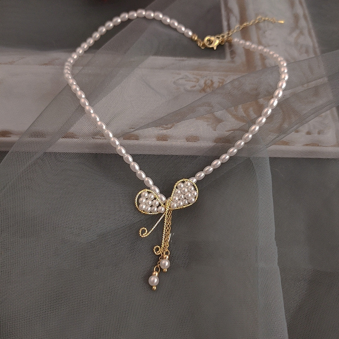 Designer Retro Butterfly Clavicle Chain Niche Pearl Choker Necklace Necklace Female