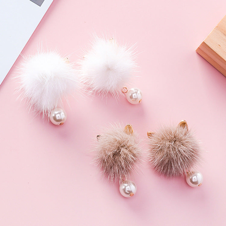 Korean version of the autumn and winter new sweet student cat ears hair ball earrings personality water mink pearl earrings earrings