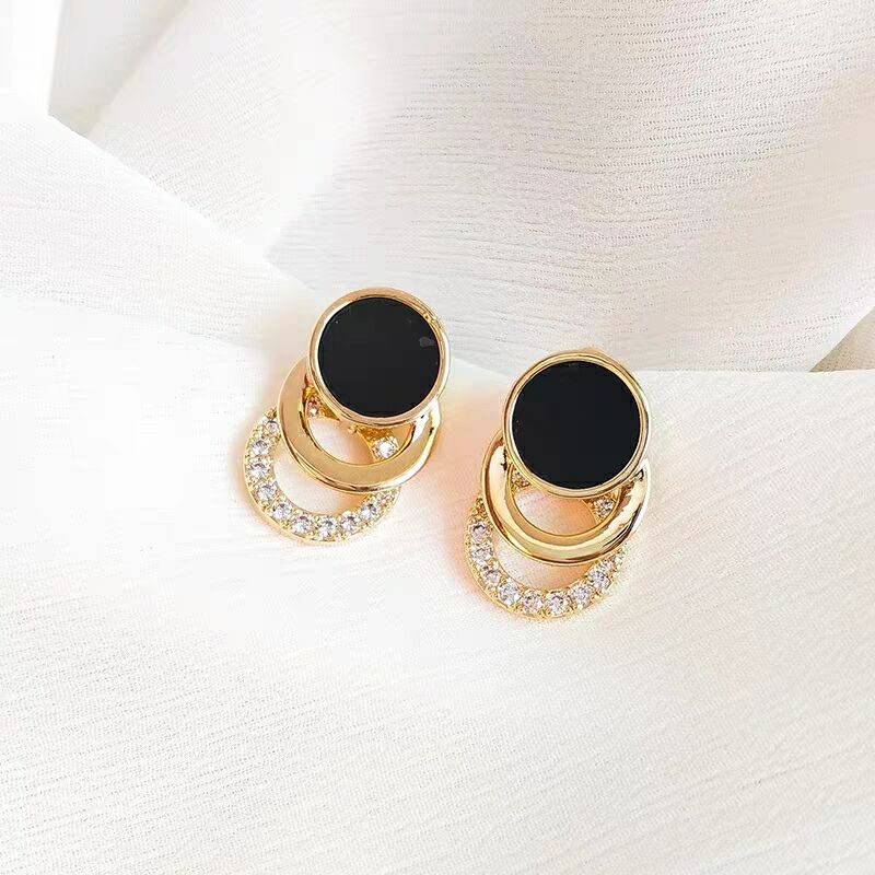 Simple and fashionable Korean earrings