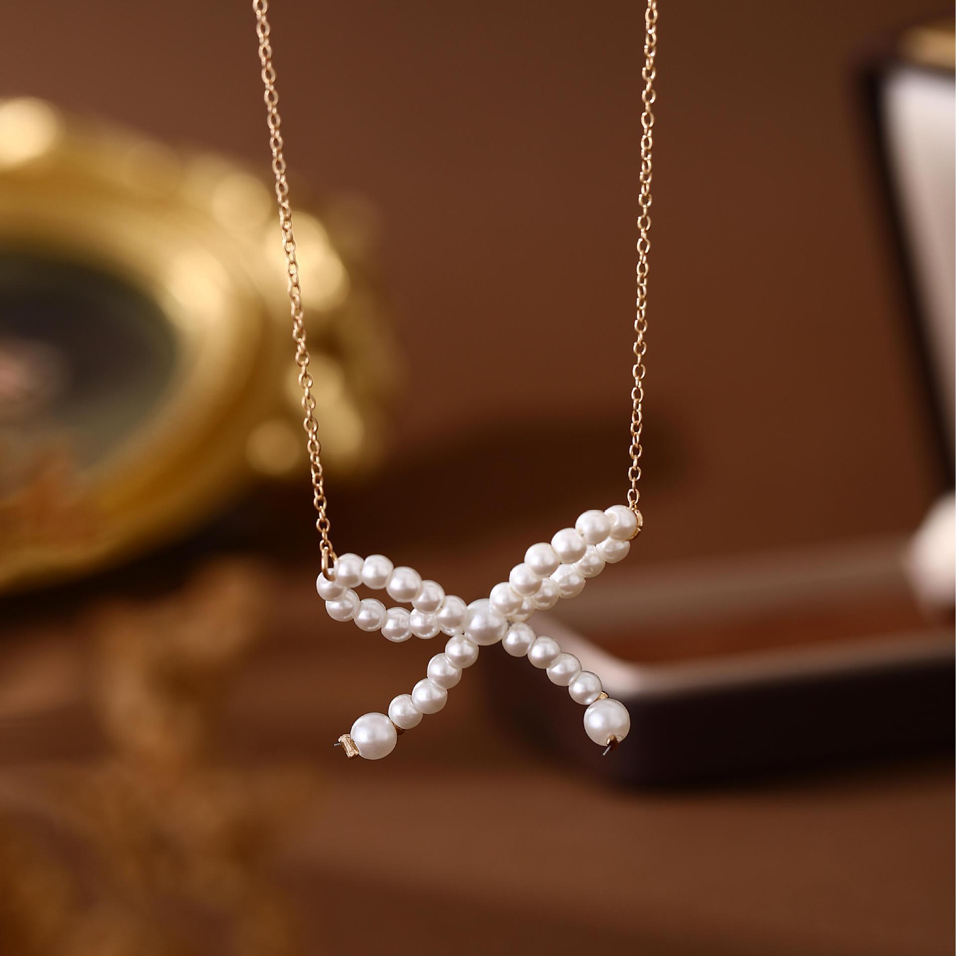 Bow Pearl Necklace Electroplated