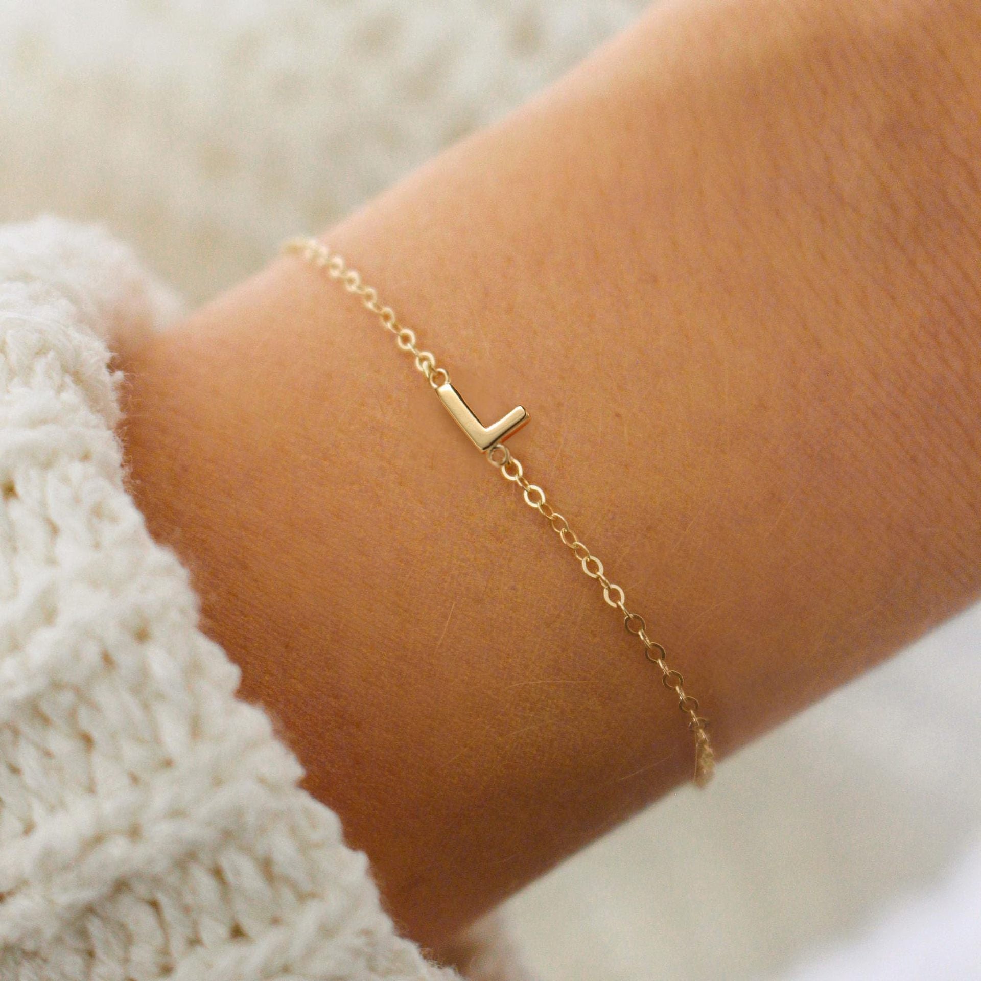 Simple Gold Women's Fashion 26 Letter Bracelet