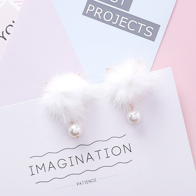 Korean version of the autumn and winter new sweet student cat ears hair ball earrings personality water mink pearl earrings earrings