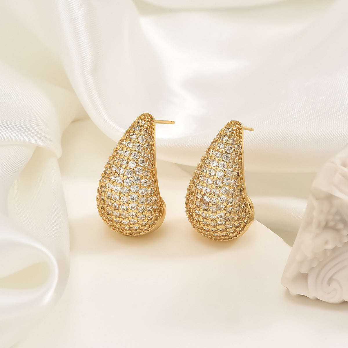 Full Diamond Gold Water Drop Earrings Fashion