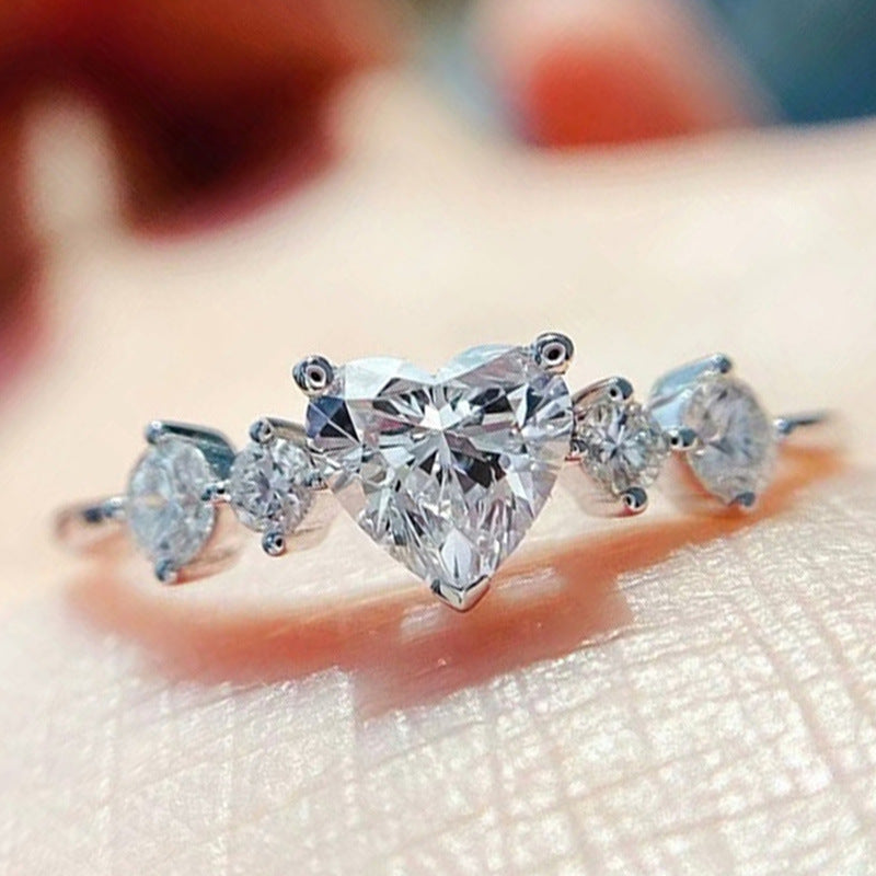 Simple Heart-shaped Zircon Women's Ring