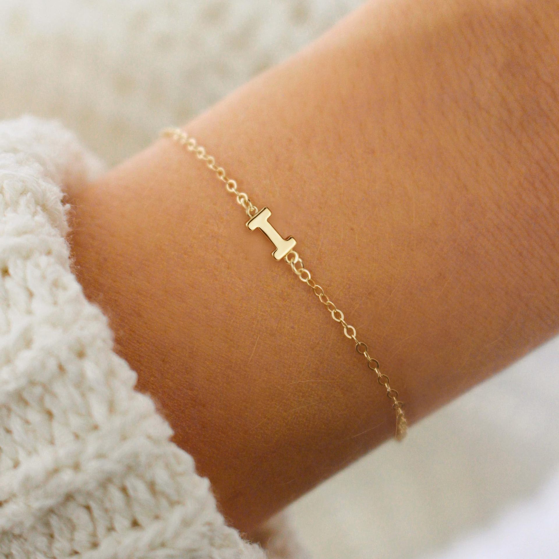 Simple Gold Women's Fashion 26 Letter Bracelet