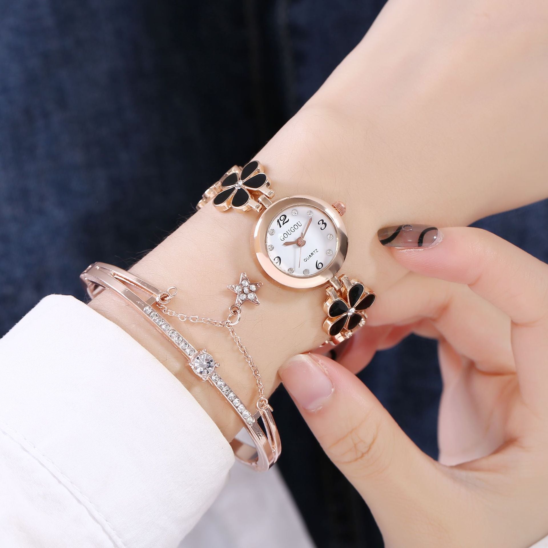 Ladies Petal Patterned Quartz Watch Bracelet Set