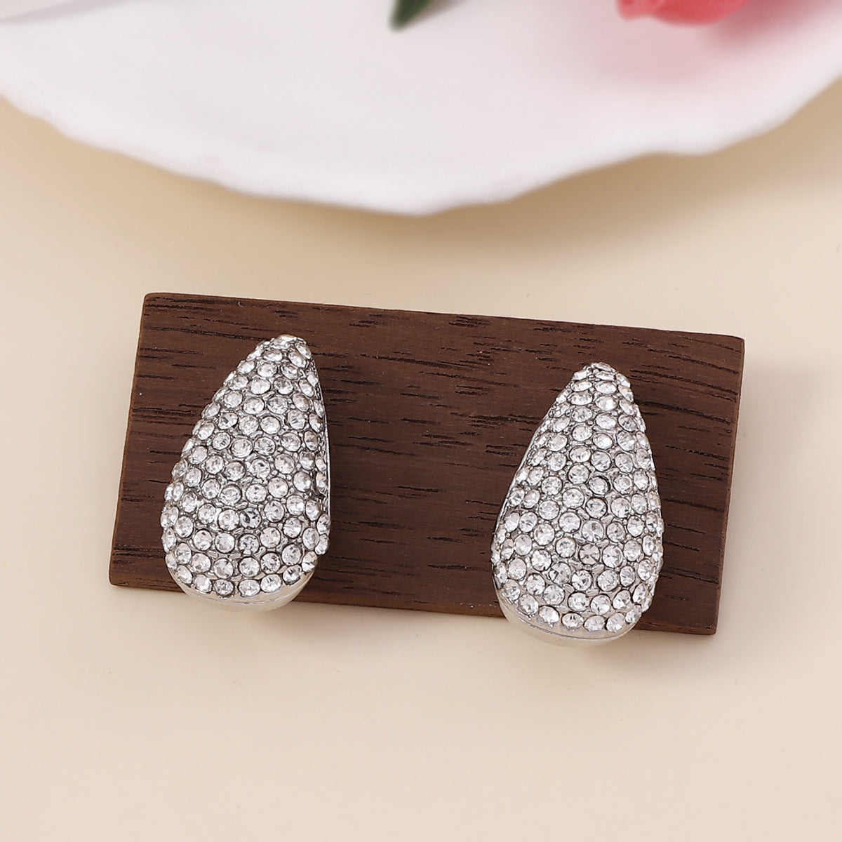 Fashionable Design Full Diamond Water Drop Ear Studs